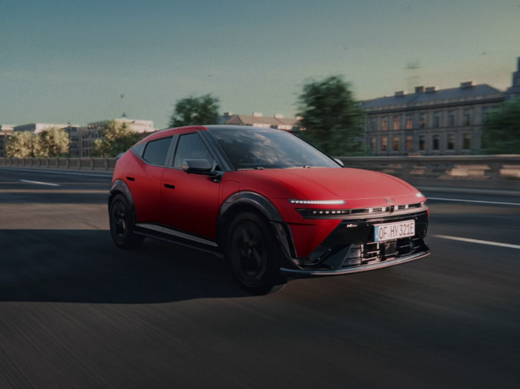 Conheça o Hyundai IONIQ 3, o novo elétrico compacto com até 496 km de autonomia, carregamento rápido e tecnologia avançada para mobilidade urbana eficiente.