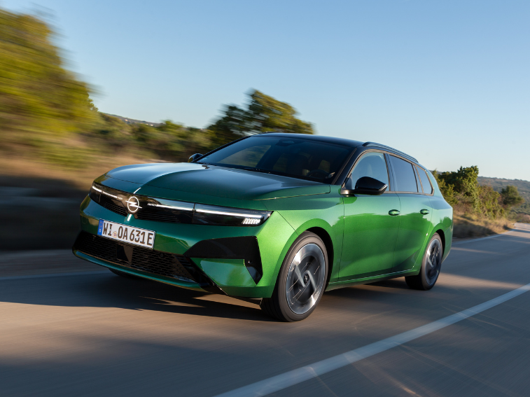 Conheça o novo Opel Astra Sports Tourer Electric: até 445 km de autonomia, consumos eficientes e tecnologia elétrica inteligente.
